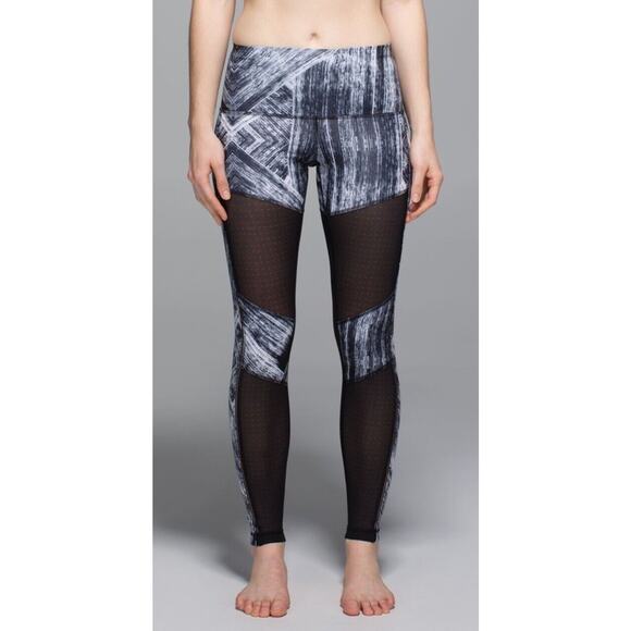 LULULEMON Hot To Street Pant Leggings •6•Heat Wave White Black 7/8 Length W5H73S - Picture 1 of 16
